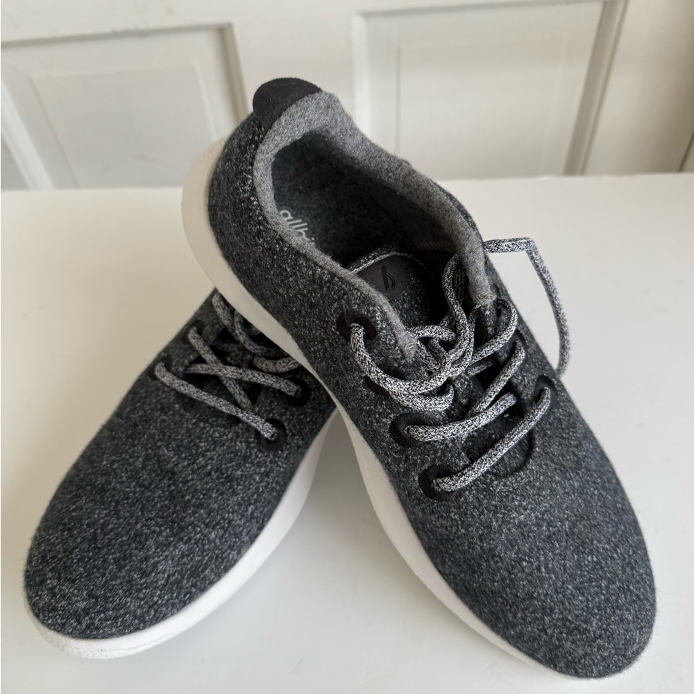 Allbirds Men’s Wool Runners Charcoal Gray With White Specs Size 10